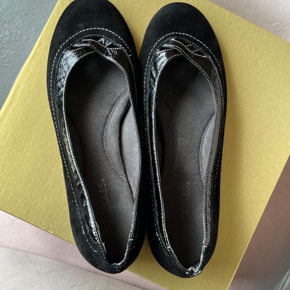 Aeorosoles 9M soft black flats, in suede with patent leather accents. - Picture 7 of 12